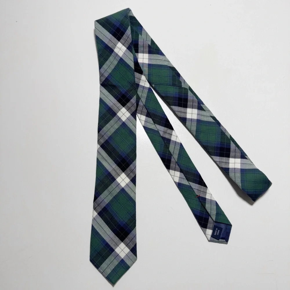 Izod Slim Plaid Cotton Neck Tie